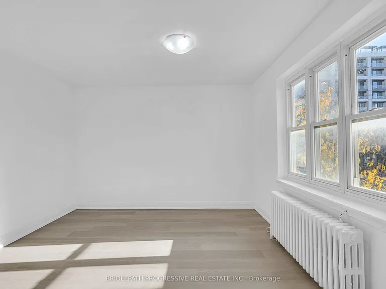 894 Eglinton Ave W #1 — Photo 4