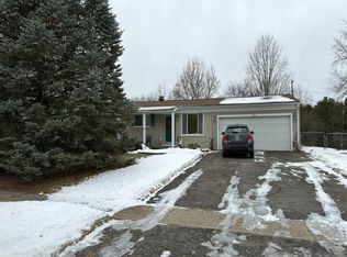 1428 Foreland Dr, Oxford, MI 48371