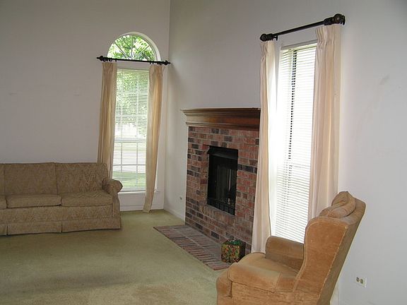 5th image of 4032 N Newport Ln