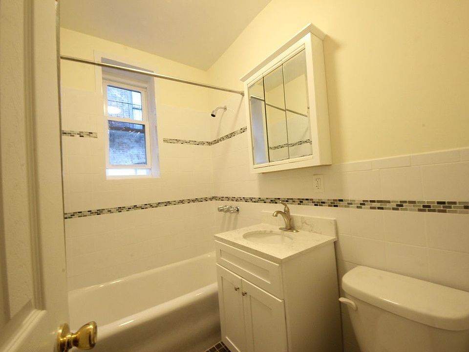 2nd image of 3048 Brighton 13th St APT 2R
