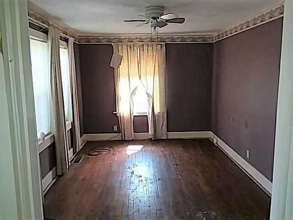 5th image of 205 Morton Ave