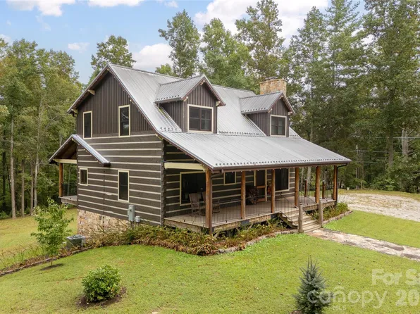 10 Black Bear Valley Dr, Hendersonville, NC 28792