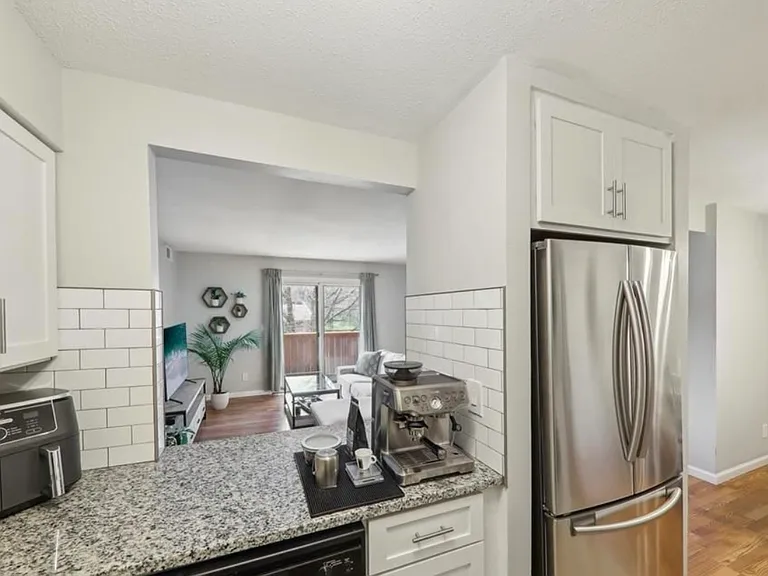 1182 Calley Dr #F — Photo 3