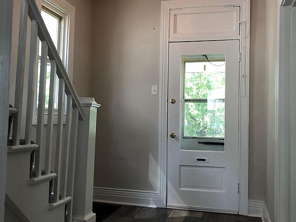 3rd image of 4748 Dahlia Ave