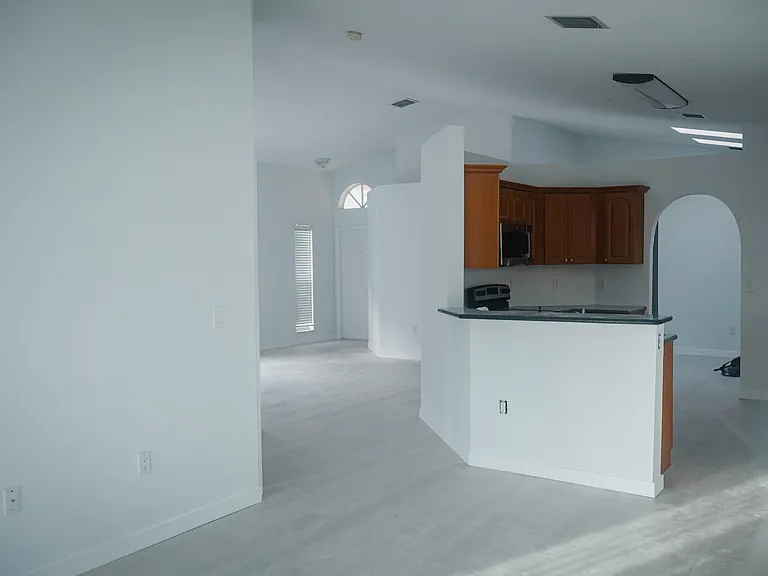 14750 SW 156th Ave — Photo 4