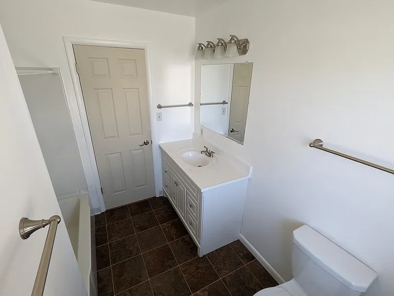 209 S 19th Ave #1 — Photo 3