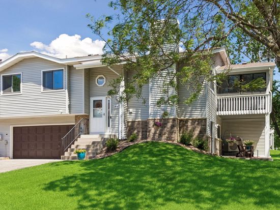 3430 Juliet Dr, Woodbury, MN 55125