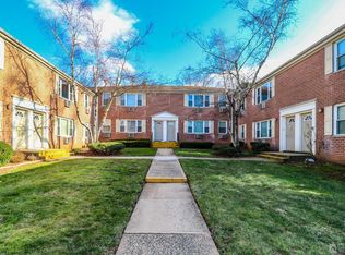 21 York Dr APT 5B, Edison, NJ 08817