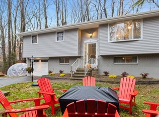 113 Crest Hl, Canadensis, PA 18325