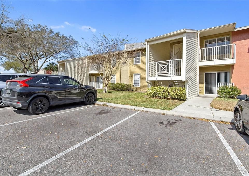 1st image of 302 LAKE PARSONS GREEN #203