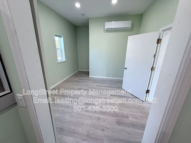 758 Browning Ave S #B — Photo 15