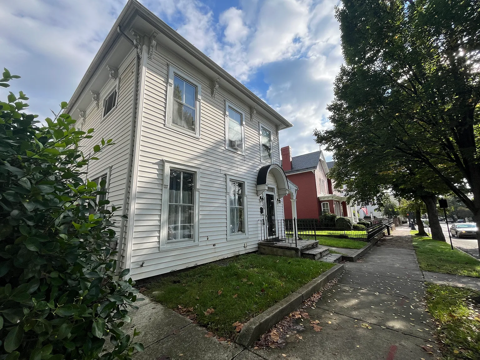 3 bed, 1.5 bath, 1500 sqft, $2,000 — Photo 3