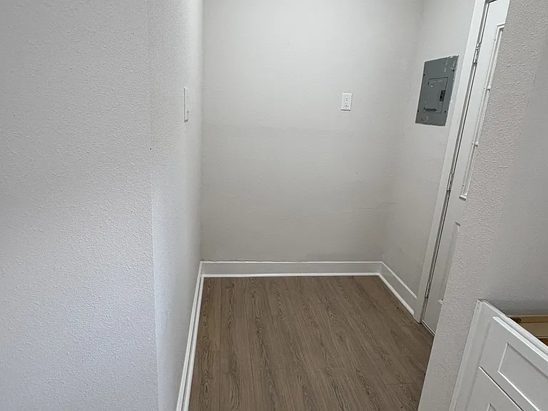 1430 Hicks Ave — Photo 10
