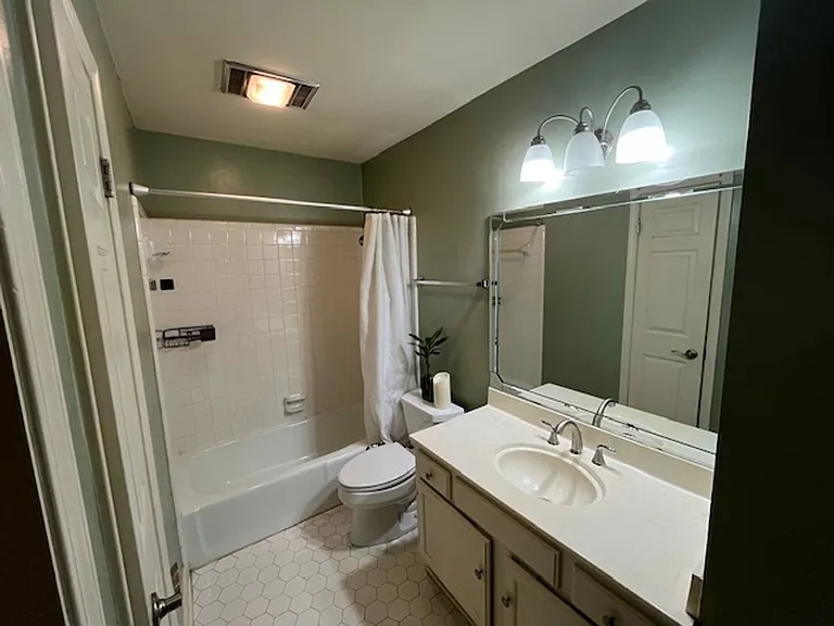 2805 Foxcroft Rd #704 — Photo 38