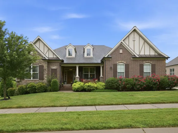 7056 Crimson Leaf Ln, College Grove, TN 37046