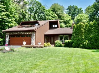 1611 Wildwood Ln, Saline, MI 48176