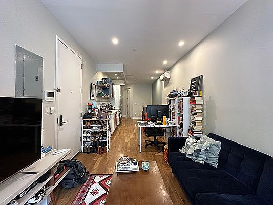 4th image of 632 Sterling Pl #1B