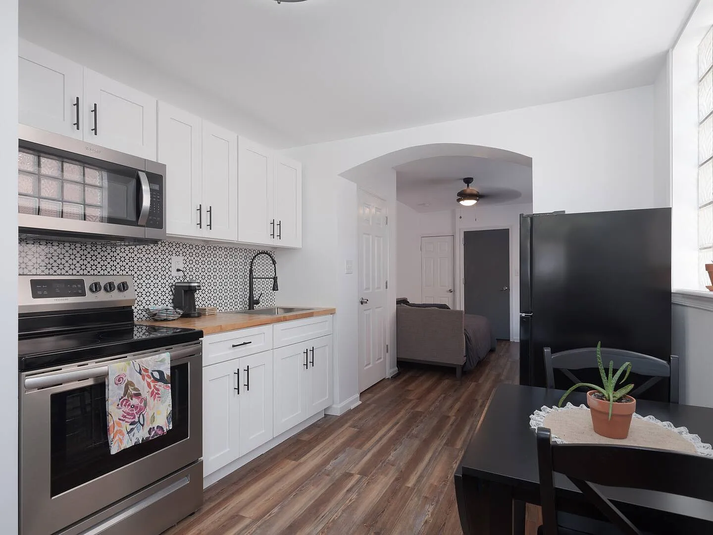 313 S Exeter St — Photo 4