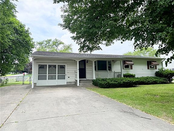 2nd image of 19 Meadowbrook Dr