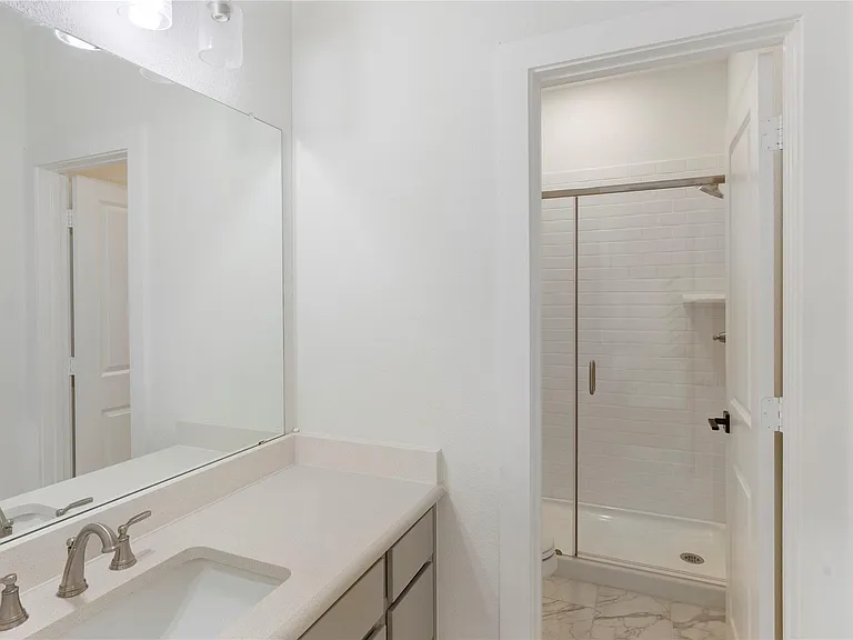 300 Hollister Dr — Photo 21
