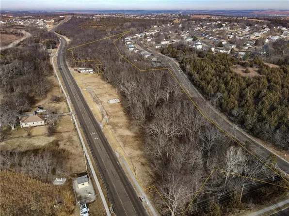 1510 Rucker Rd, Junction City, KS 66441