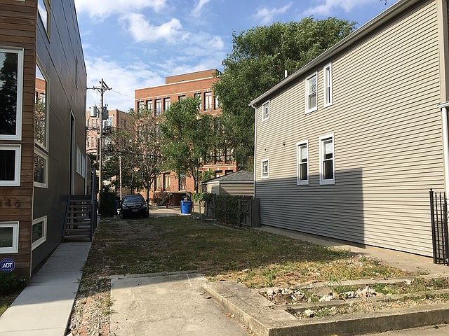 2nd image of 2344 W Moffat St