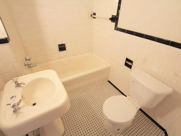 7915 Saint Lawrence Ave #3 — Photo 9
