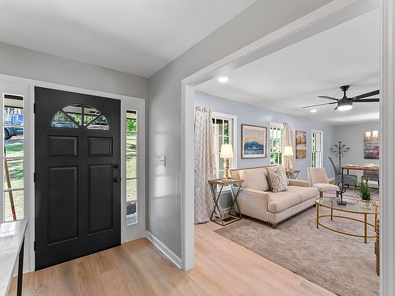 4th image of 1917 Wisterwood Dr
