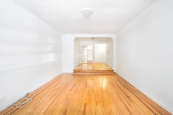 Rented by Waldstar Real Estate LLC | media 13