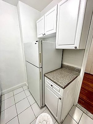 5th image of 75 Hawthorne St #1L