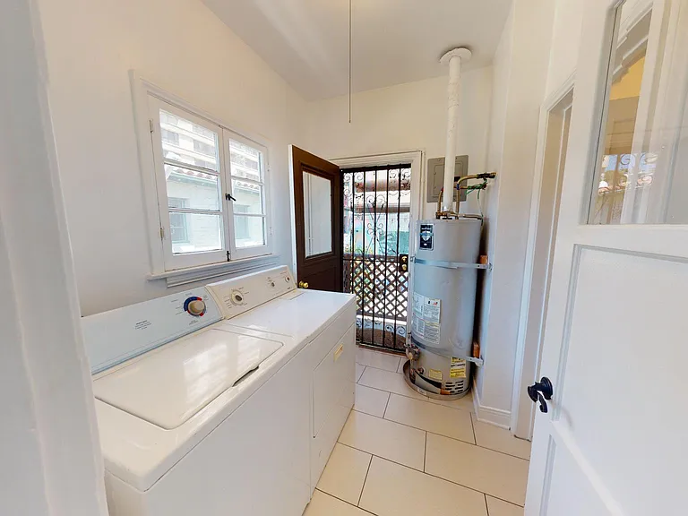 10747 W Ashton Ave — Photo 29
