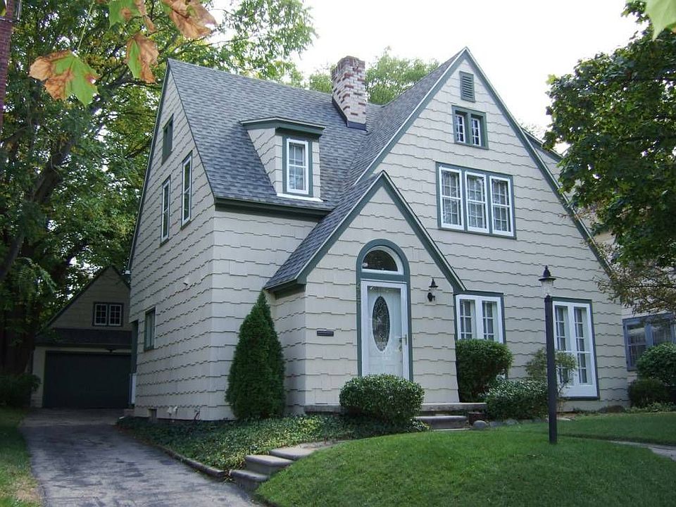 2nd image of 435 W Iroquois Rd