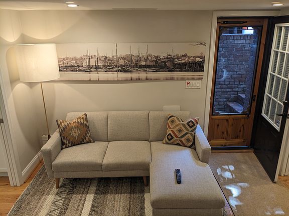 Living room & Entrance