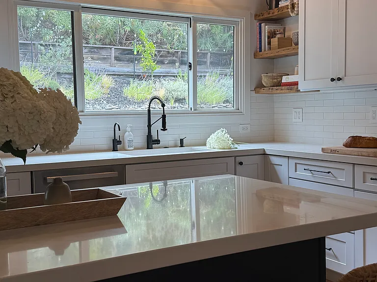 242 N Almenar Dr — Photo 7