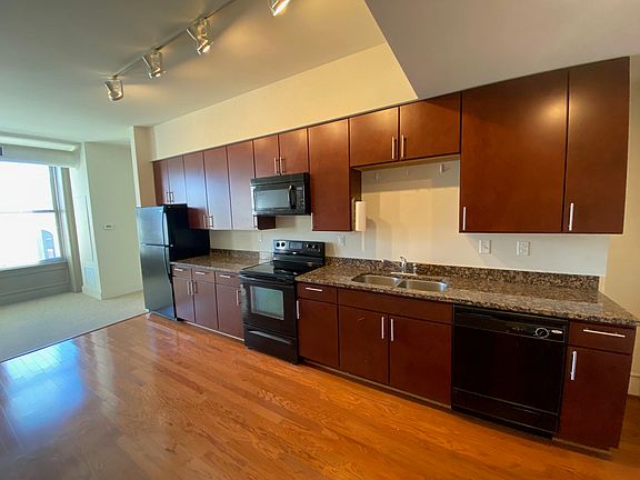 4th image of 129 N Washington Ave #700