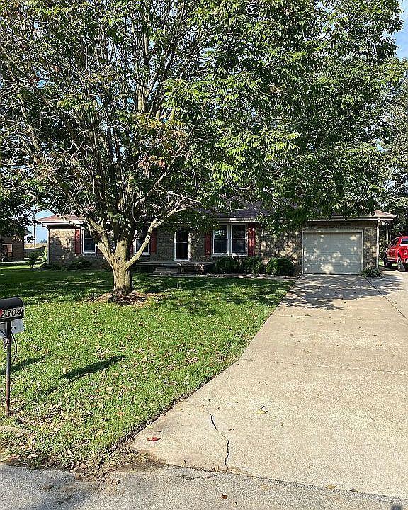 1st image of 2304 Woodland Dr