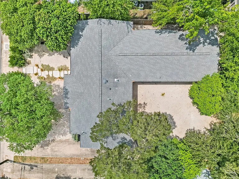 1618 Waterston Ave — Photo 38