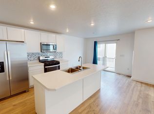 1917 N Blue Iris Ave #1090, Tooele, UT 84074