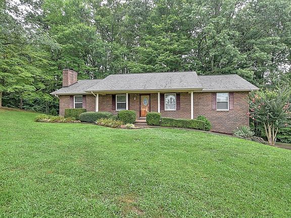 2nd image of 3916 Foxfire Ln