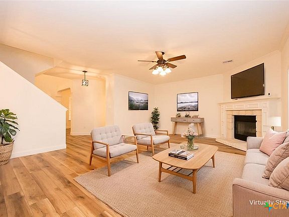 5th image of 303 Crowfoot Dr