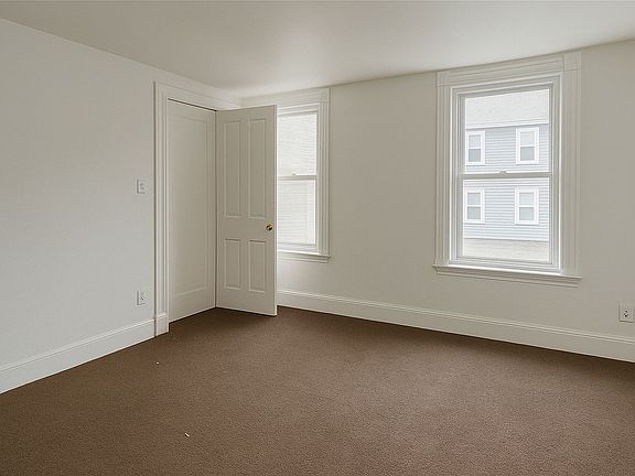 5th image of 510 Highland St #1