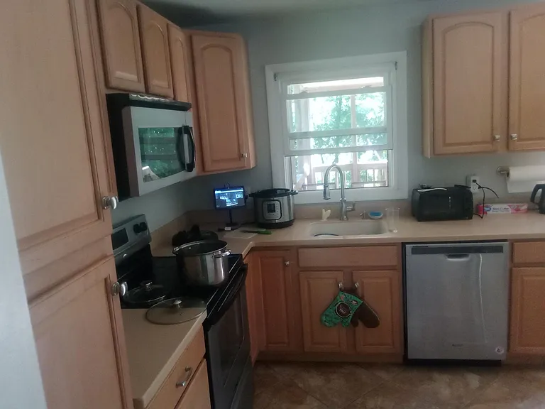 Kitchen, another angle