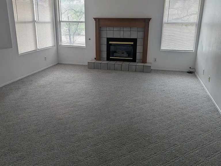 2429 Agua Fria Dr NE — Photo 3