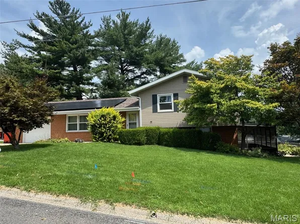 1423 Shelley Dr, Vandalia, IL 62471