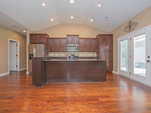 5th image of 13233 Pondella Dr