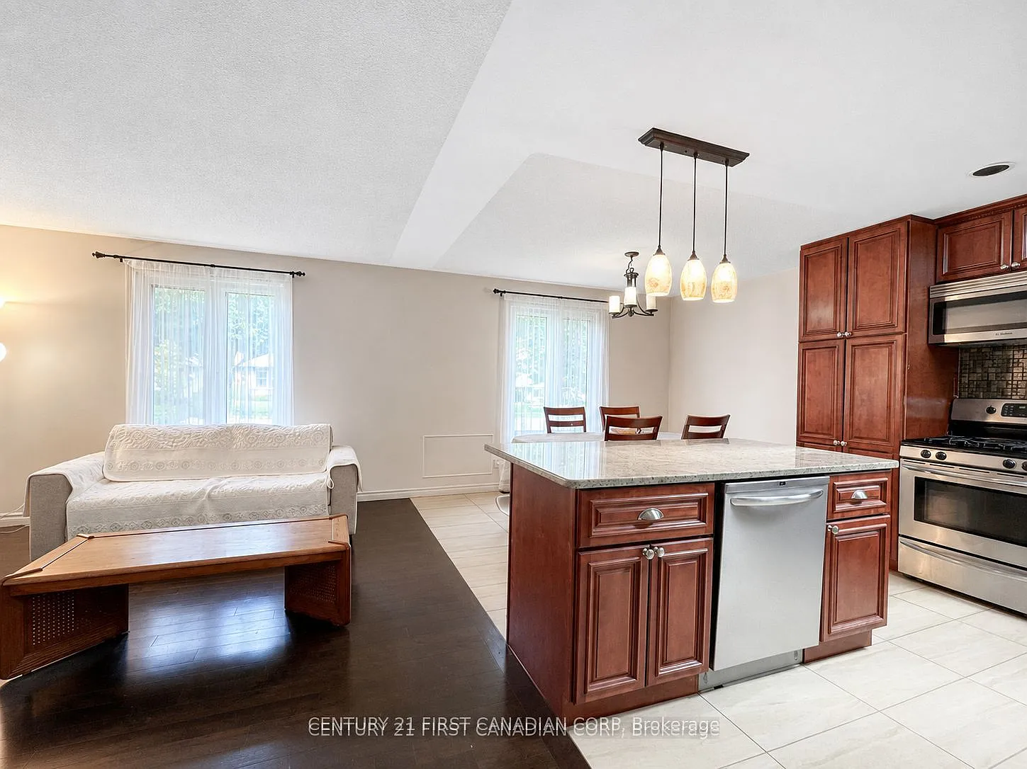 4 bed, $2,850 — Photo 4