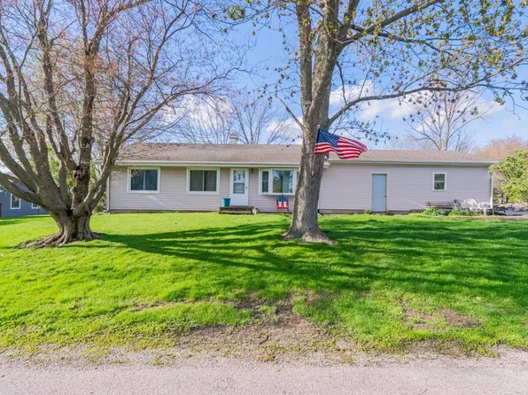 306 E Dooley St, Downs, IL 61736
