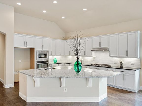 5th image of 5832 Hamilton Dr