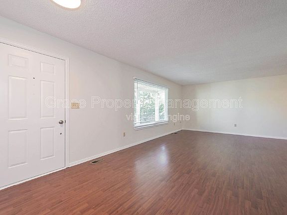 2nd image of 580 E Kettle Ave