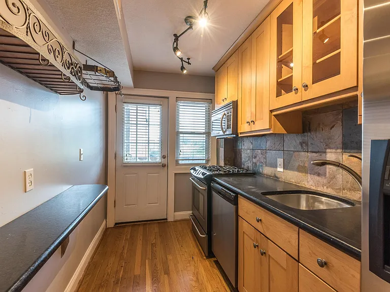 317 E 43rd St #3E — Photo 12